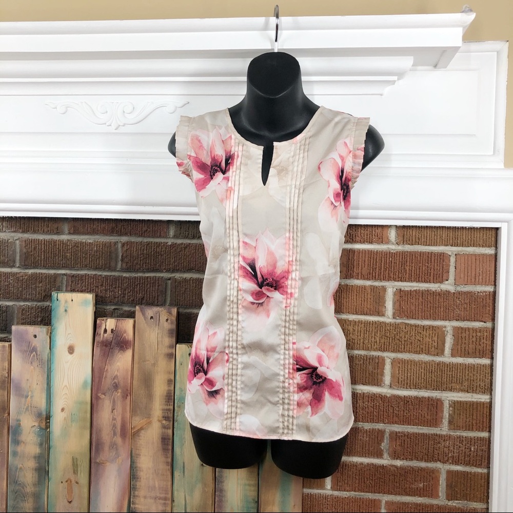 Sleeveless Floral Blouse with Ruffle Detail